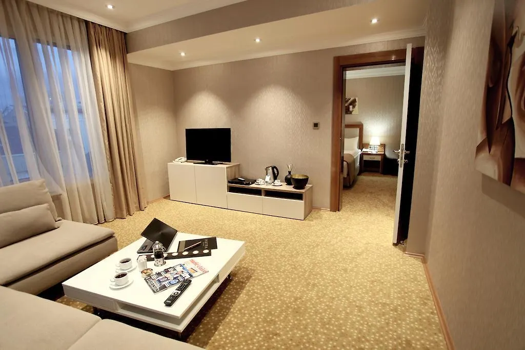 Pietra Hotel contacts