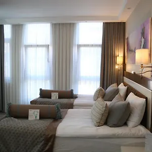 Seven Deep Otel